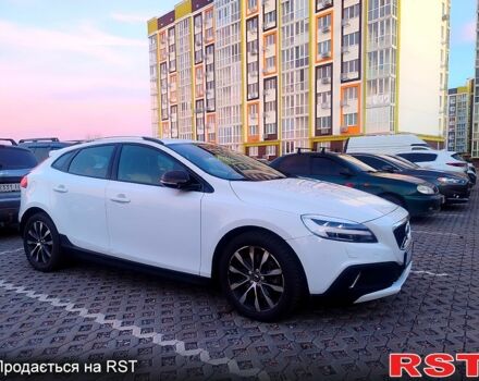 Білий Вольво V40, об'ємом двигуна 1.5 л та пробігом 53 тис. км за 25000 $, фото 3 на Automoto.ua