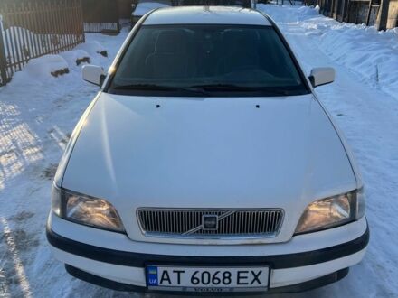 Білий Вольво V40, об'ємом двигуна 1.59 л та пробігом 313 тис. км за 3200 $, фото 1 на Automoto.ua