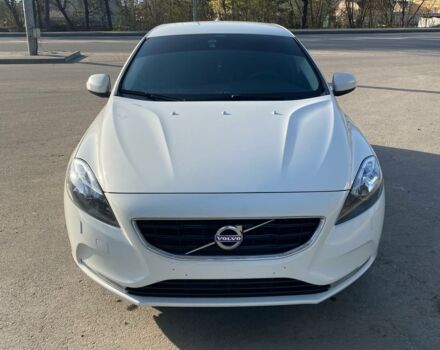 Білий Вольво V40, об'ємом двигуна 1.6 л та пробігом 150 тис. км за 11000 $, фото 1 на Automoto.ua