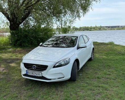 Белый Вольво В40, объемом двигателя 1.98 л и пробегом 272 тыс. км за 9200 $, фото 1 на Automoto.ua