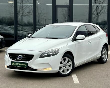 Білий Вольво V40, об'ємом двигуна 1.6 л та пробігом 310 тис. км за 9800 $, фото 1 на Automoto.ua