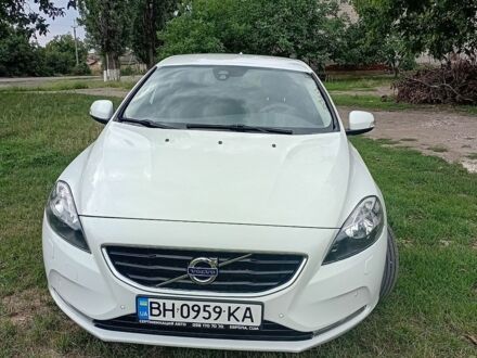 Белый Вольво В40, объемом двигателя 1.56 л и пробегом 134 тыс. км за 10200 $, фото 1 на Automoto.ua