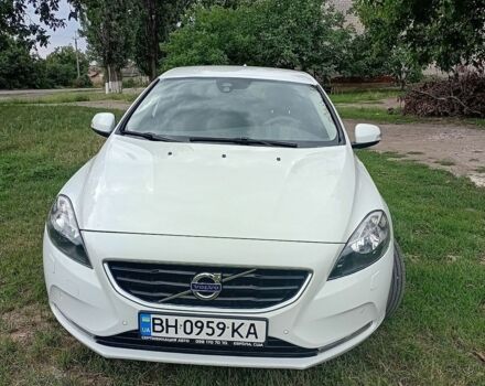 Білий Вольво V40, об'ємом двигуна 1.56 л та пробігом 134 тис. км за 10200 $, фото 1 на Automoto.ua