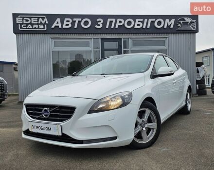 Белый Вольво В40, объемом двигателя 1.56 л и пробегом 202 тыс. км за 8854 $, фото 1 на Automoto.ua