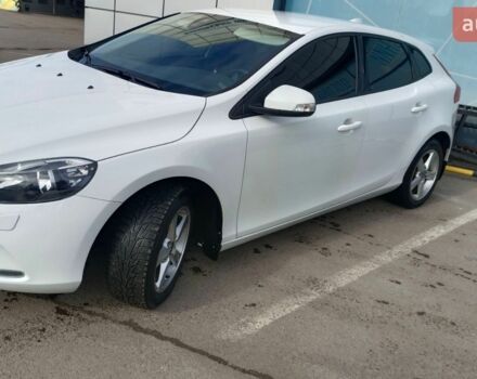 Білий Вольво V40, об'ємом двигуна 1.6 л та пробігом 124 тис. км за 11500 $, фото 1 на Automoto.ua