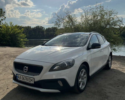 Білий Вольво V40, об'ємом двигуна 1.98 л та пробігом 178 тис. км за 13300 $, фото 1 на Automoto.ua