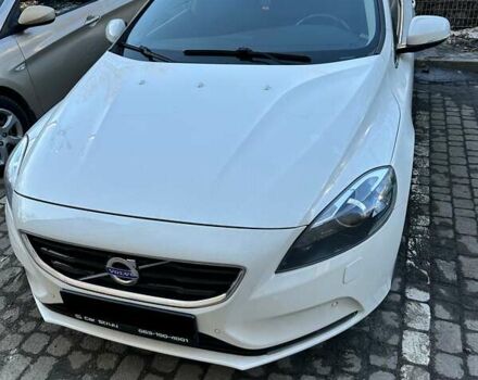 Білий Вольво V40, об'ємом двигуна 1.6 л та пробігом 172 тис. км за 10400 $, фото 1 на Automoto.ua
