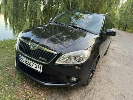 Білий Вольво V40, об'ємом двигуна 1.56 л та пробігом 202 тис. км за 10300 $, фото 1 на Automoto.ua