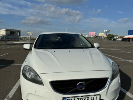 Білий Вольво V40, об'ємом двигуна 1.6 л та пробігом 266 тис. км за 11500 $, фото 1 на Automoto.ua