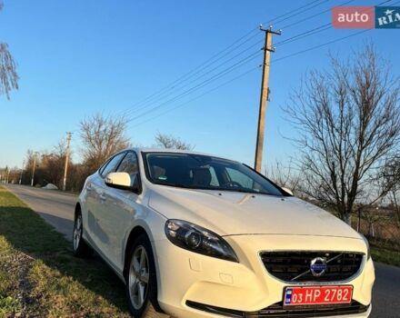 Білий Вольво V40, об'ємом двигуна 1.6 л та пробігом 159 тис. км за 9800 $, фото 1 на Automoto.ua