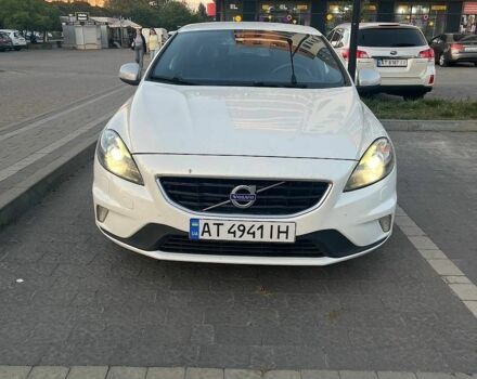 Белый Вольво В40, объемом двигателя 2 л и пробегом 220 тыс. км за 10700 $, фото 1 на Automoto.ua