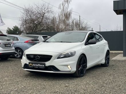 Білий Вольво V40, об'ємом двигуна 2 л та пробігом 254 тис. км за 16300 $, фото 1 на Automoto.ua