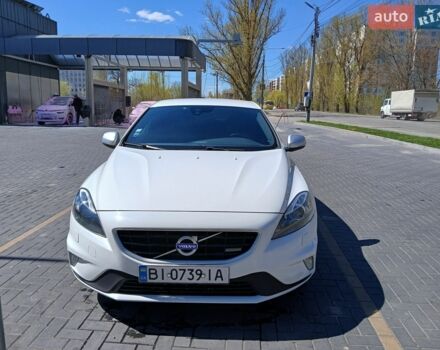 Белый Вольво В40, объемом двигателя 1.98 л и пробегом 178 тыс. км за 11600 $, фото 1 на Automoto.ua