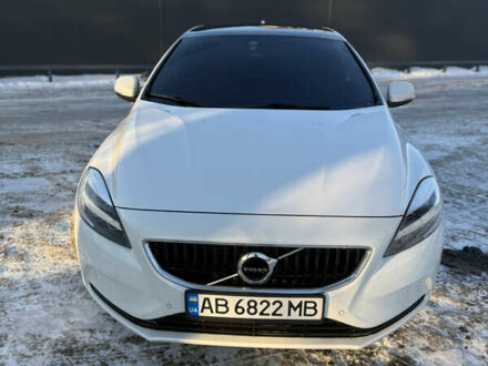 Білий Вольво V40, об'ємом двигуна 1.97 л та пробігом 109 тис. км за 15900 $, фото 1 на Automoto.ua