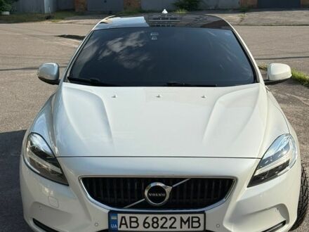 Білий Вольво V40, об'ємом двигуна 1.97 л та пробігом 109 тис. км за 14800 $, фото 1 на Automoto.ua