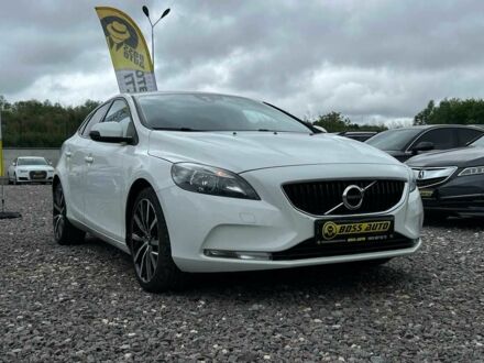 Білий Вольво V40, об'ємом двигуна 2 л та пробігом 150 тис. км за 13200 $, фото 1 на Automoto.ua