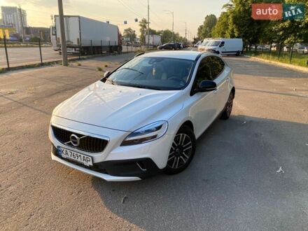 Білий Вольво V40, об'ємом двигуна 1.97 л та пробігом 57 тис. км за 17500 $, фото 1 на Automoto.ua