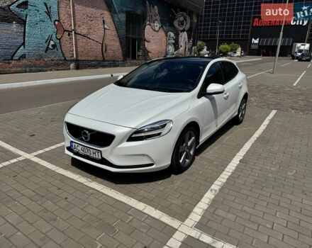 Білий Вольво V40, об'ємом двигуна 1.97 л та пробігом 165 тис. км за 15500 $, фото 1 на Automoto.ua