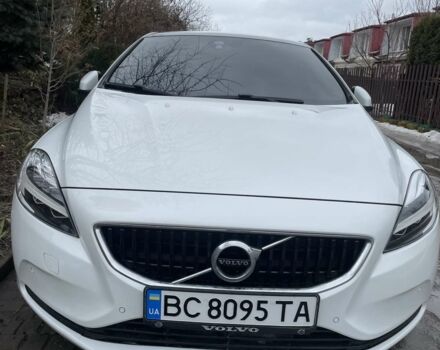 Білий Вольво V40, об'ємом двигуна 1.97 л та пробігом 85 тис. км за 16000 $, фото 1 на Automoto.ua