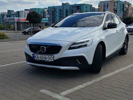 Білий Вольво V40, об'ємом двигуна 1.97 л та пробігом 165 тис. км за 18200 $, фото 1 на Automoto.ua
