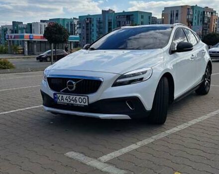 Белый Вольво В40, объемом двигателя 1.97 л и пробегом 165 тыс. км за 18200 $, фото 1 на Automoto.ua