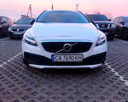 Белый Вольво В40, объемом двигателя 1.5 л и пробегом 53 тыс. км за 25000 $, фото 1 на Automoto.ua