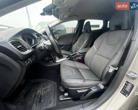 Бежевый Вольво В40, объемом двигателя 1.97 л и пробегом 87 тыс. км за 16500 $, фото 31 на Automoto.ua