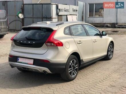 Вольво V40 2018 у Ковель на Automoto.ua Бежевий Вольво V40, об'ємом двигуна 1.97 л та пробігом 86 тис. км за 17200 $, фото 1 на Automoto.ua