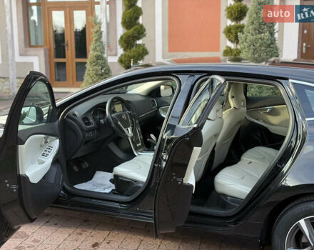 Черный Вольво В40, объемом двигателя 1.6 л и пробегом 238 тыс. км за 10950 $, фото 39 на Automoto.ua