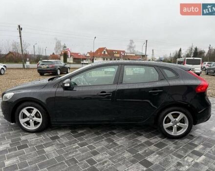 Чорний Вольво V40, об'ємом двигуна 1.56 л та пробігом 207 тис. км за 10599 $, фото 4 на Automoto.ua