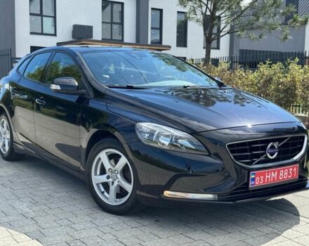 Чорний Вольво V40, об'ємом двигуна 1.6 л та пробігом 243 тис. км за 10700 $, фото 1 на Automoto.ua