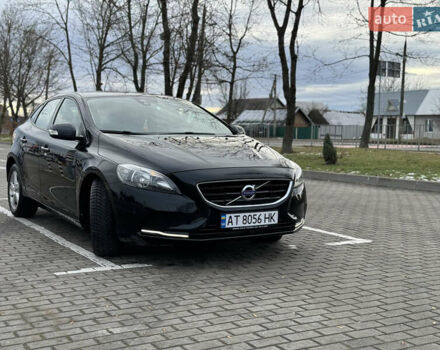 Черный Вольво В40, объемом двигателя 1.56 л и пробегом 214 тыс. км за 9800 $, фото 11 на Automoto.ua