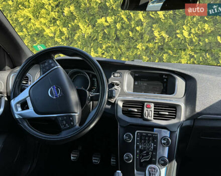 Чорний Вольво V40, об'ємом двигуна 1.6 л та пробігом 217 тис. км за 11499 $, фото 40 на Automoto.ua