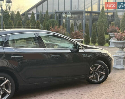 Черный Вольво В40, объемом двигателя 1.6 л и пробегом 238 тыс. км за 10950 $, фото 37 на Automoto.ua