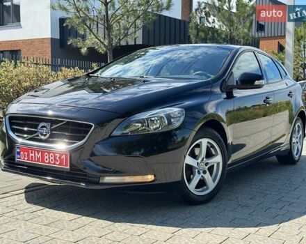Чорний Вольво V40, об'ємом двигуна 1.6 л та пробігом 244 тис. км за 10700 $, фото 3 на Automoto.ua