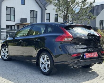 Чорний Вольво V40, об'ємом двигуна 1.6 л та пробігом 243 тис. км за 10700 $, фото 5 на Automoto.ua