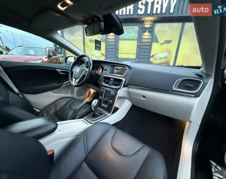 Черный Вольво В40, объемом двигателя 1.6 л и пробегом 212 тыс. км за 11600 $, фото 30 на Automoto.ua