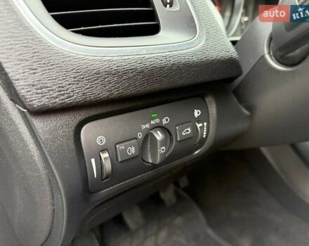 Чорний Вольво V40, об'ємом двигуна 1.56 л та пробігом 207 тис. км за 10599 $, фото 12 на Automoto.ua