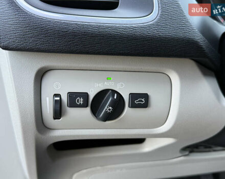 Чорний Вольво V40, об'ємом двигуна 1.6 л та пробігом 212 тис. км за 10999 $, фото 52 на Automoto.ua