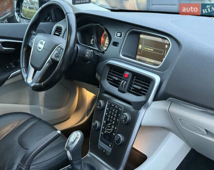 Черный Вольво В40, объемом двигателя 1.6 л и пробегом 212 тыс. км за 11600 $, фото 31 на Automoto.ua