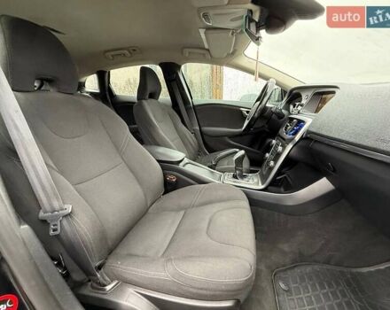 Чорний Вольво V40, об'ємом двигуна 1.56 л та пробігом 207 тис. км за 10599 $, фото 22 на Automoto.ua