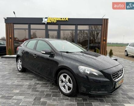 Чорний Вольво V40, об'ємом двигуна 1.56 л та пробігом 207 тис. км за 10599 $, фото 1 на Automoto.ua