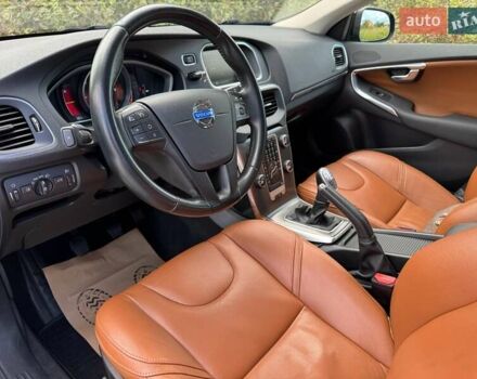 Чорний Вольво V40, об'ємом двигуна 1.6 л та пробігом 244 тис. км за 10700 $, фото 46 на Automoto.ua