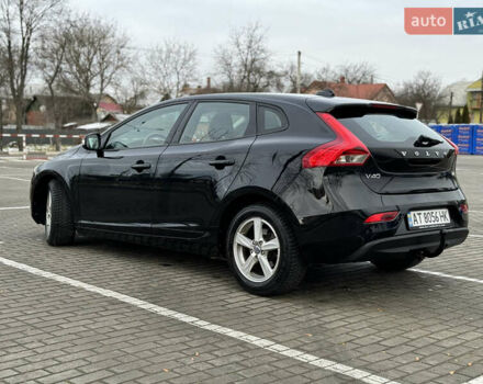 Черный Вольво В40, объемом двигателя 1.56 л и пробегом 214 тыс. км за 9800 $, фото 25 на Automoto.ua