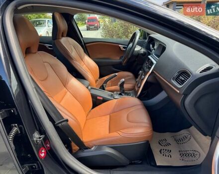 Чорний Вольво V40, об'ємом двигуна 1.6 л та пробігом 244 тис. км за 10700 $, фото 82 на Automoto.ua