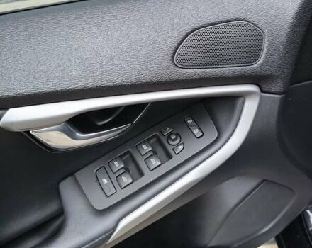 Черный Вольво В40, объемом двигателя 1.98 л и пробегом 215 тыс. км за 11000 $, фото 50 на Automoto.ua