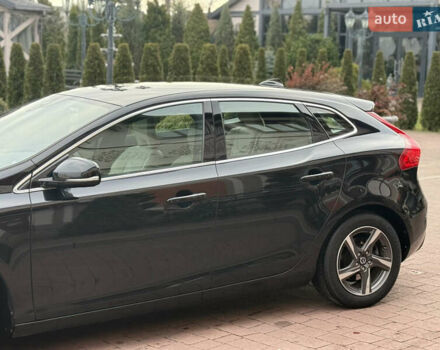 Черный Вольво В40, объемом двигателя 1.6 л и пробегом 238 тыс. км за 10950 $, фото 11 на Automoto.ua