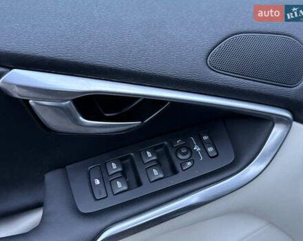 Черный Вольво В40, объемом двигателя 1.6 л и пробегом 212 тыс. км за 11600 $, фото 46 на Automoto.ua