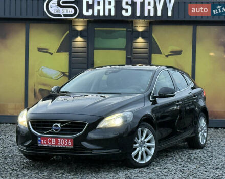 Черный Вольво В40, объемом двигателя 1.6 л и пробегом 212 тыс. км за 11600 $, фото 1 на Automoto.ua
