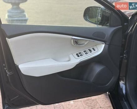 Черный Вольво В40, объемом двигателя 1.6 л и пробегом 238 тыс. км за 10950 $, фото 40 на Automoto.ua